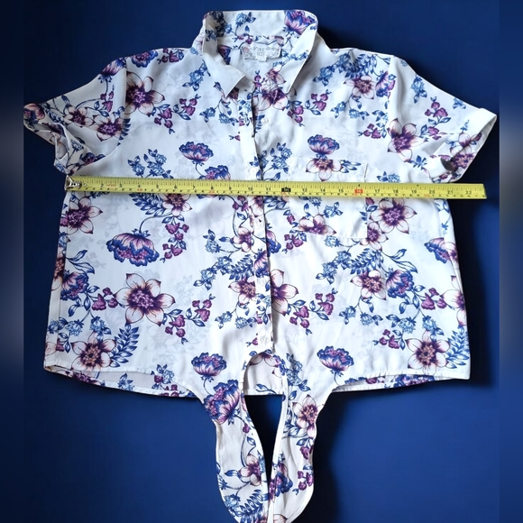 Pink Rose White Floral Front Tie Button Down Blouse - Picture 4 of 8